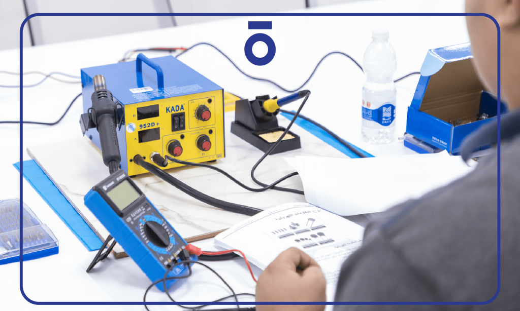 صيانة اللوحات الإلكترونية